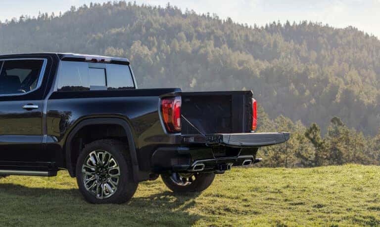 2025 GMC Sierra 1500 ExteriorBedWithTailgateDown