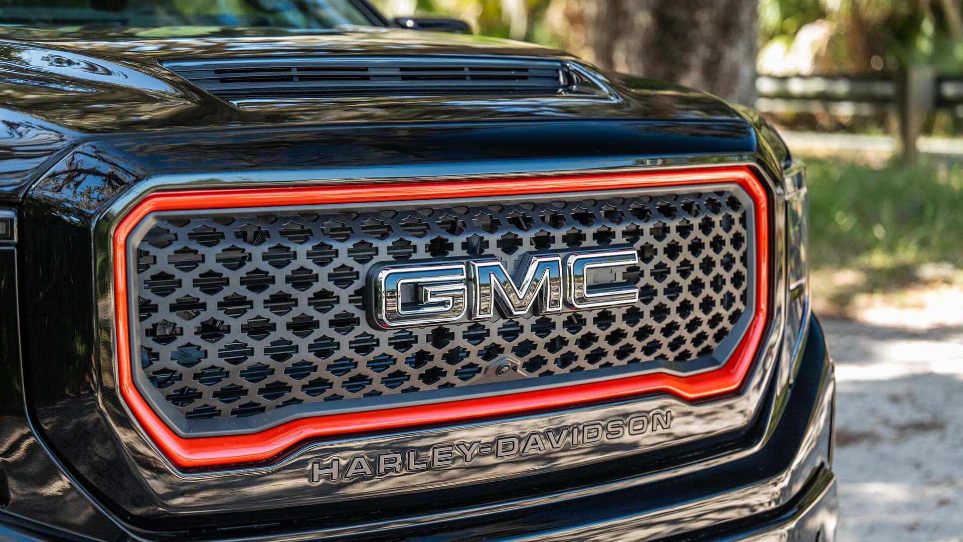 2026 Harley-Davidson GMC Sierra 1500 close up of grille