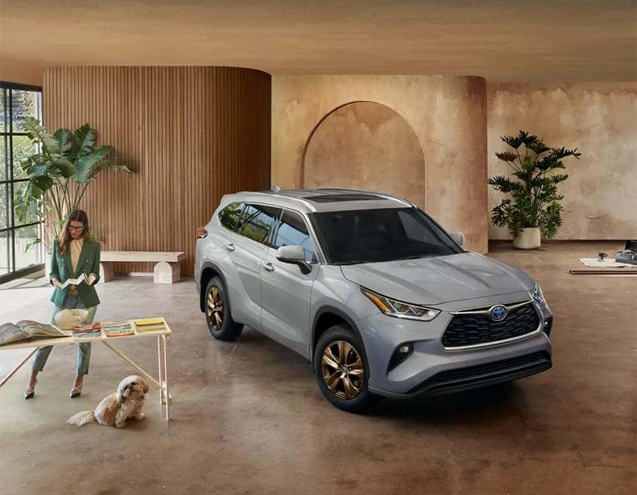 2022 Highlander Hybrid Bronze Edition.