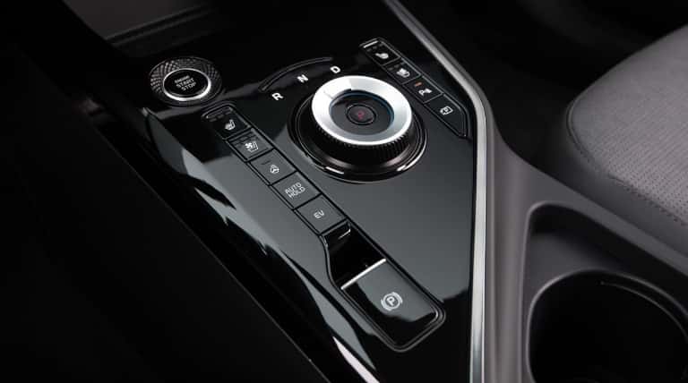 Black Kia Cadenza for CPO