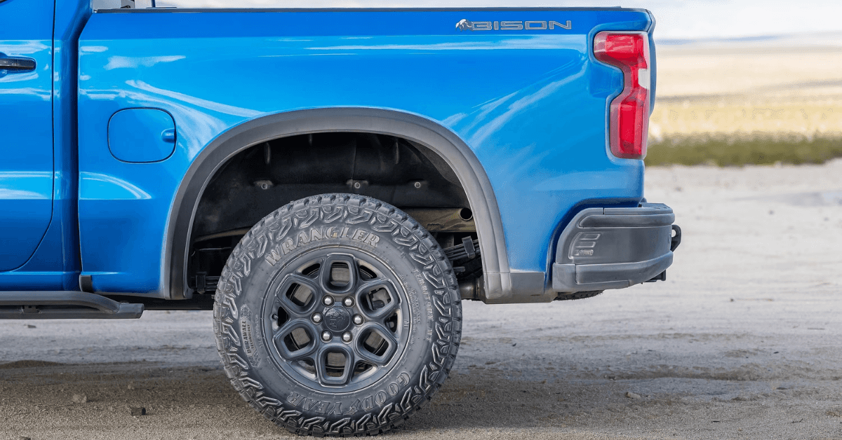 2025 Chevrolet Silverado 1500 Rear wheel and truck bed