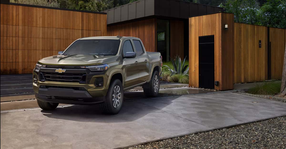 2025-Chevy-Colorado-parked-in-a-driveway