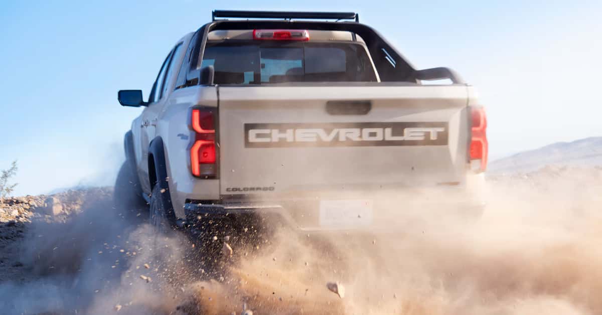 2025-Chevy-Colorado-driving-off-road