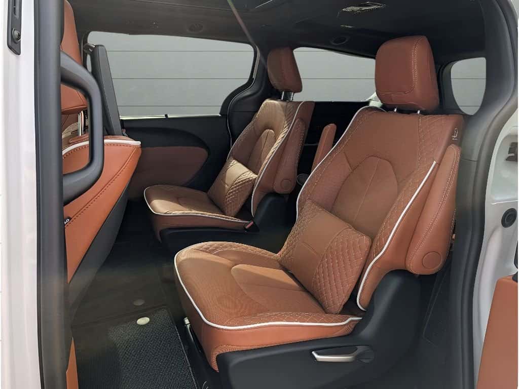 2026 Chrysler Pacifica Interior