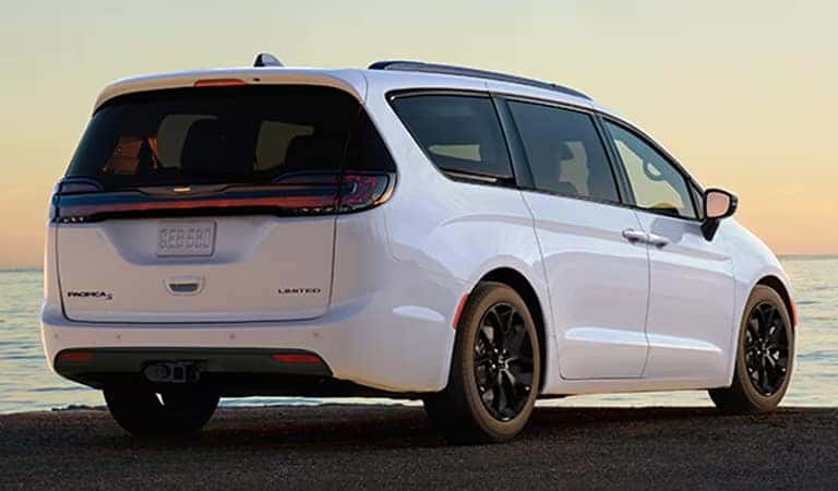 New 2025 Chrysler Pacifica Fayetteville NC