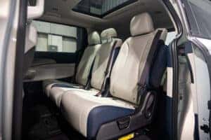 2025 Kia Carnival second row seats