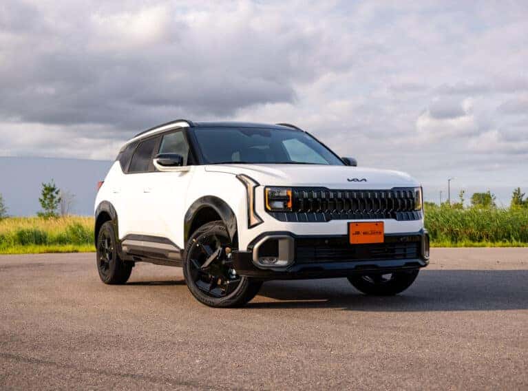 2027 Kia Seltos front 3/4