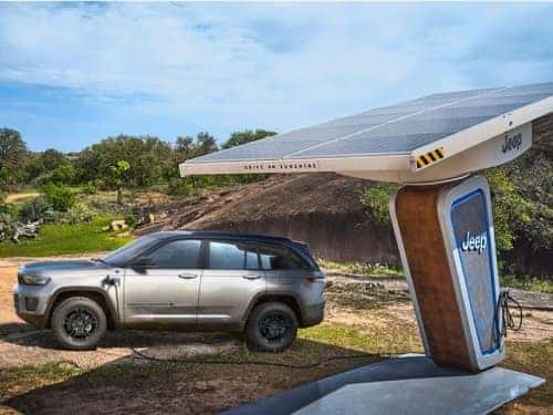 2024 Jeep Grand Cherokee 4xe charging