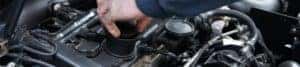 SERVICE Servicing of an engine