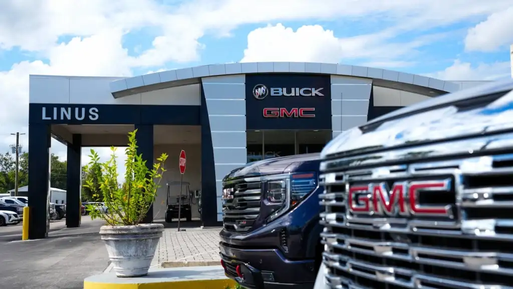 2026 GMC Acadia configurator — build Elevation, AT4, Denali, or Denali Ultimate at Linus Buick GMC in Vero Beach, FL
