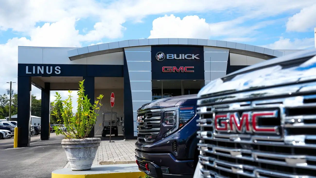 2026 GMC Acadia configurator — build Elevation, AT4, Denali, or Denali Ultimate at Linus Buick GMC in Vero Beach, FL