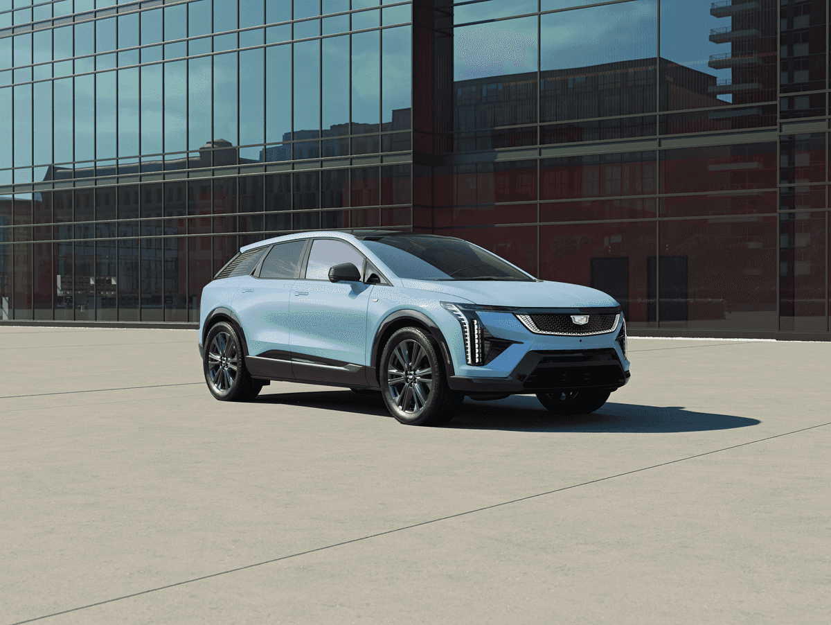 Cadillac Optiq vs Lyriq 2025 – Side-by-Side Comparison 2025 Cadillac Optiq vs Cadillac Lyriq comparison in Vero Beach