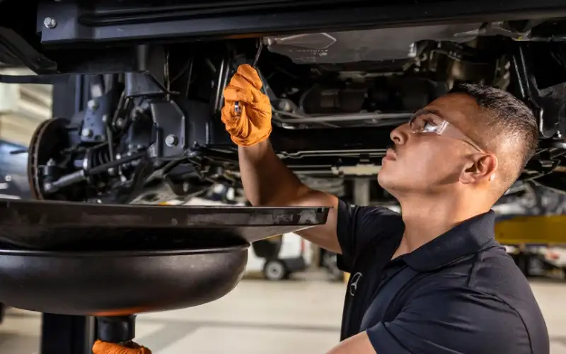 Mercedes-Benz Sprinter Van Technician