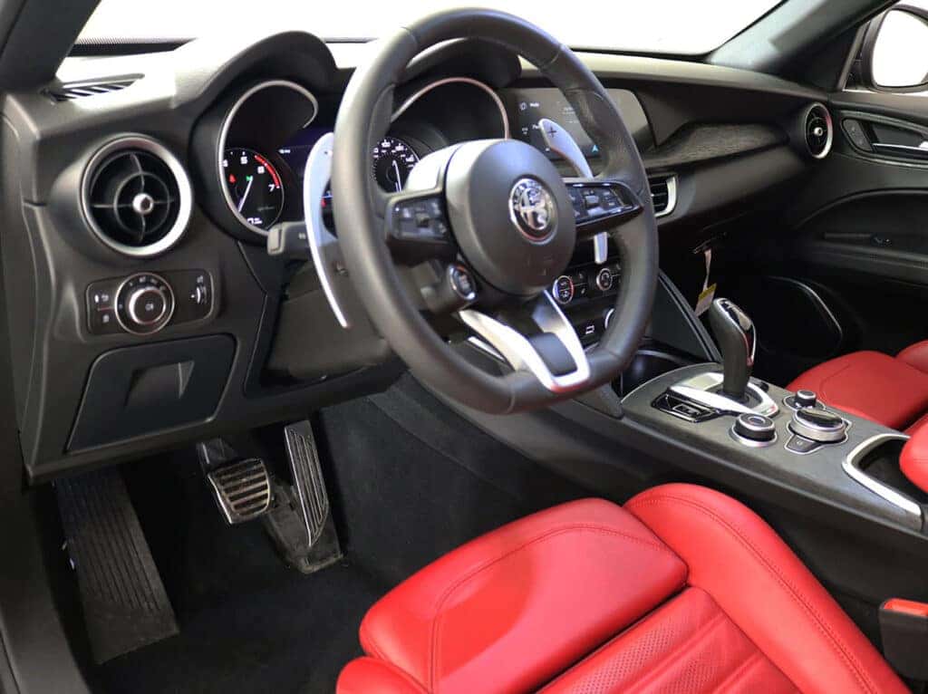 2023 Alfa Romeo Stelvio Sprint Interior