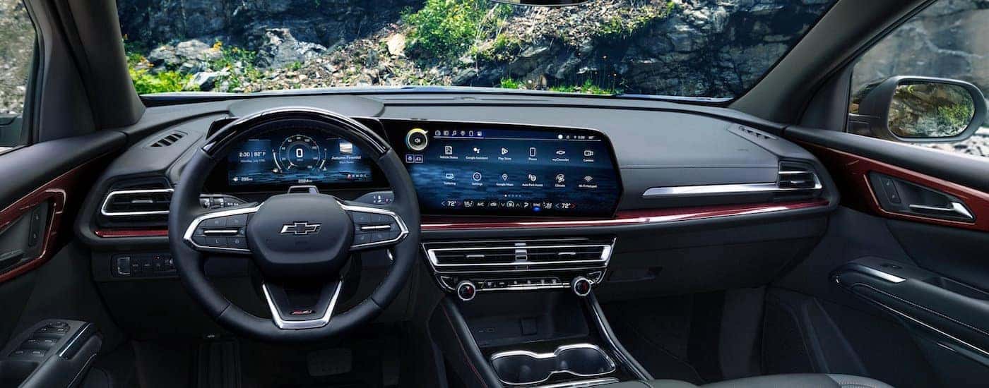 The black interior of a 2025 Chevy Traverse for sale near Advance.