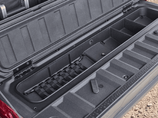 2025-GMC-Canyon-tailgate