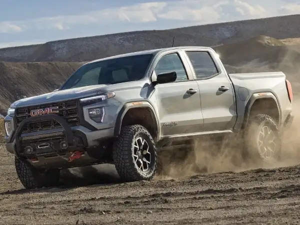 Canyon-Off-Road-Exterior